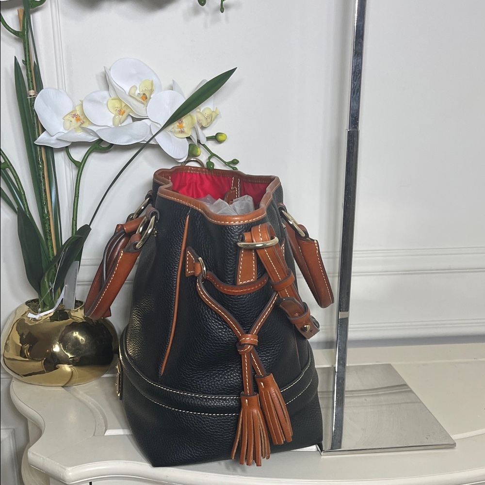 Dooney & Bourke Black and Brown Leather Jacket Buckley Tote Bag - Picture 3 of 4